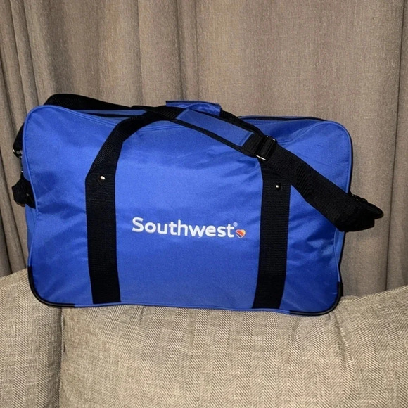 SOUTHWEST AIRLINES Royal Blue Carry On Duffel Shoulder Lrg Travel Bag NWOT - Picture 5 of 6
